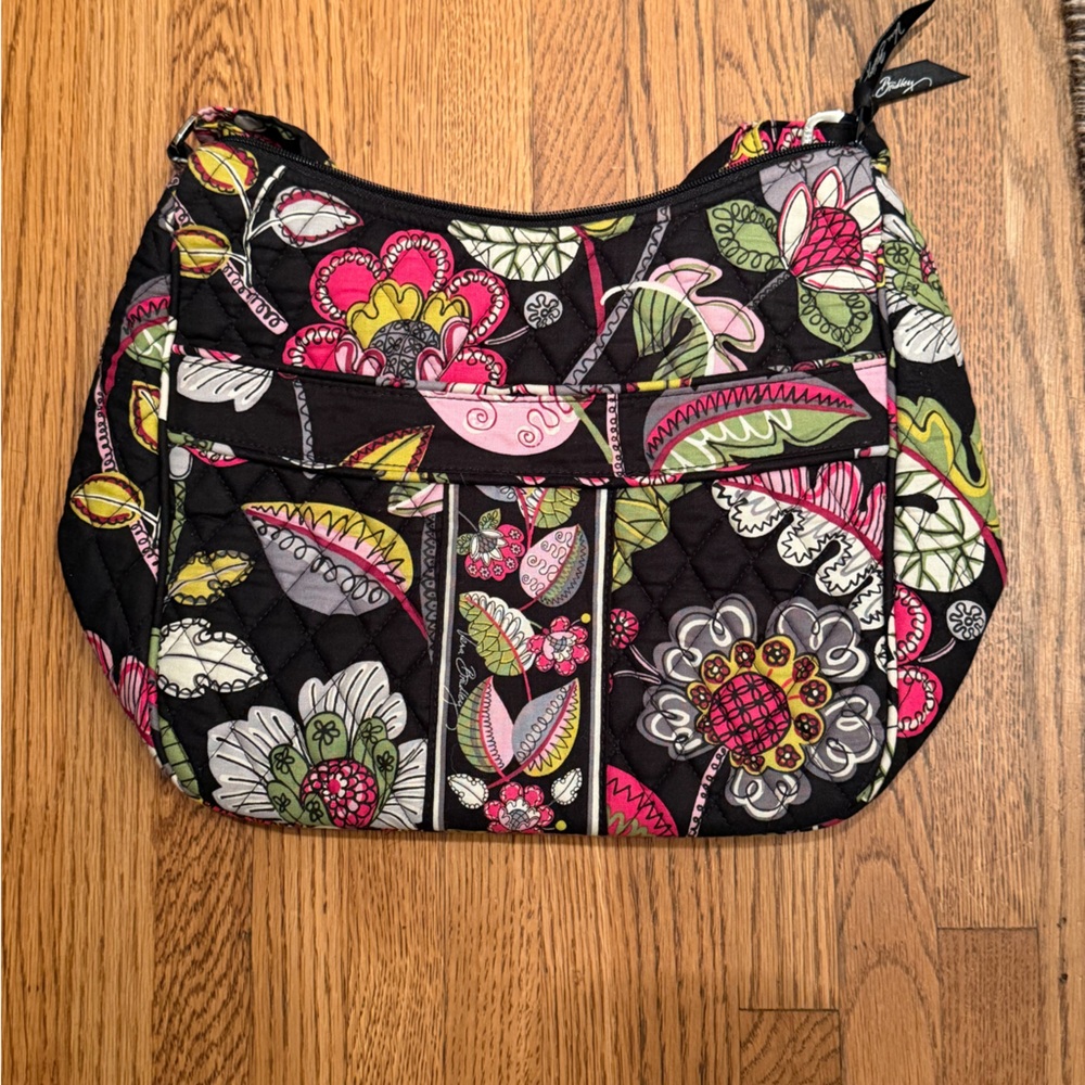 NWOT- Vera Bradley Large On the Go in Popular Retired Pattern - Moon Blooms